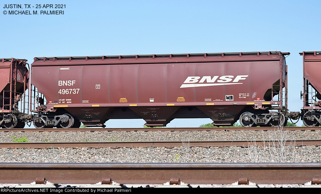BNSF Covered Hopper 496737